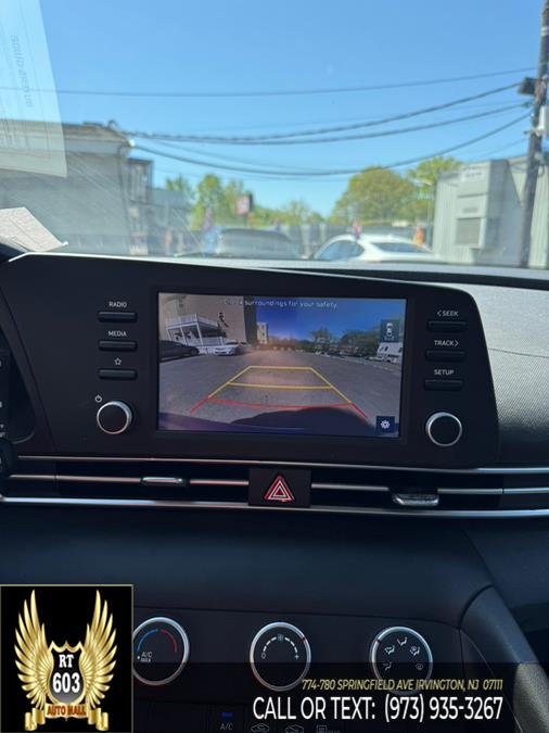 2022 Hyundai Elantra SE IVT photo