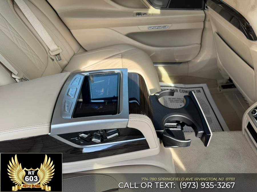 2016 BMW 7-Series 4dr Sdn 750i xDrive AWD photo