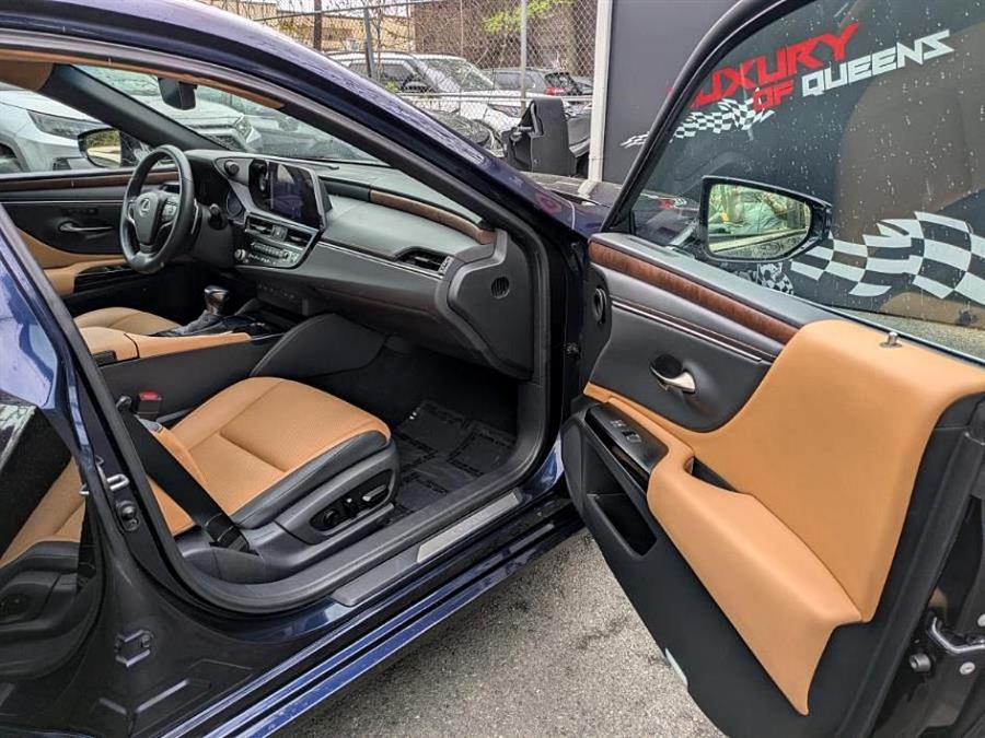 2023 Lexus ES Es photo