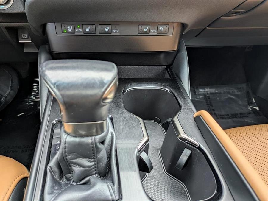 2023 Lexus ES Es photo