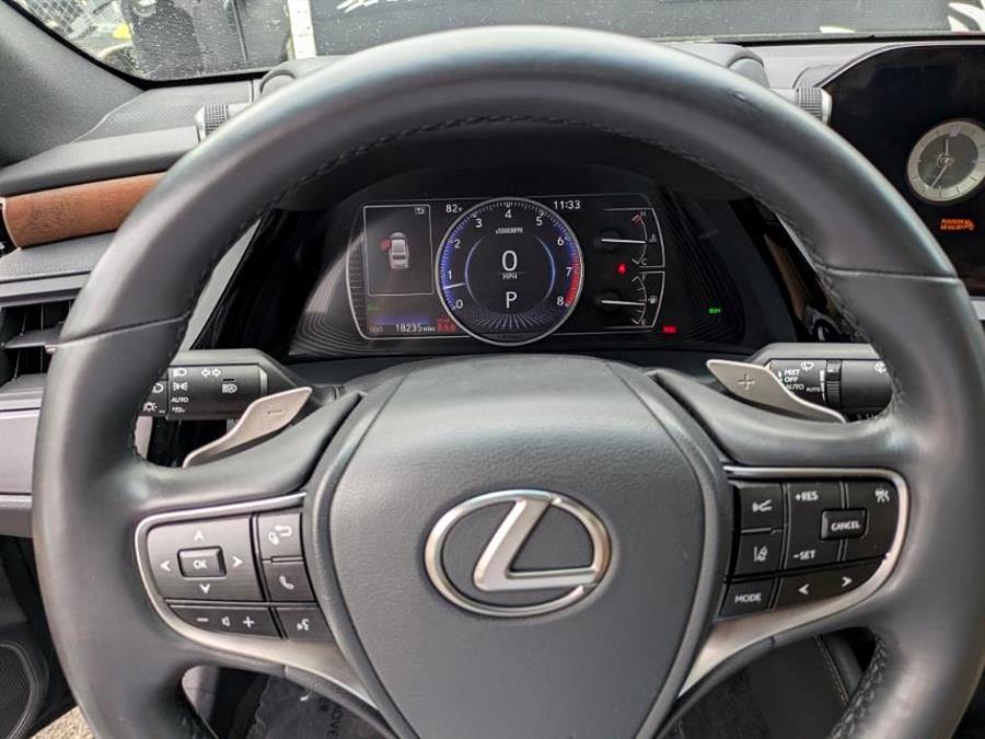 2023 Lexus ES Es photo