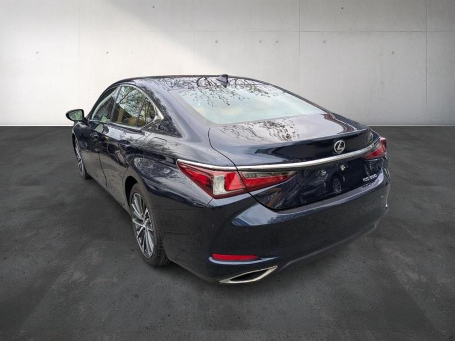 2023 Lexus ES Es photo
