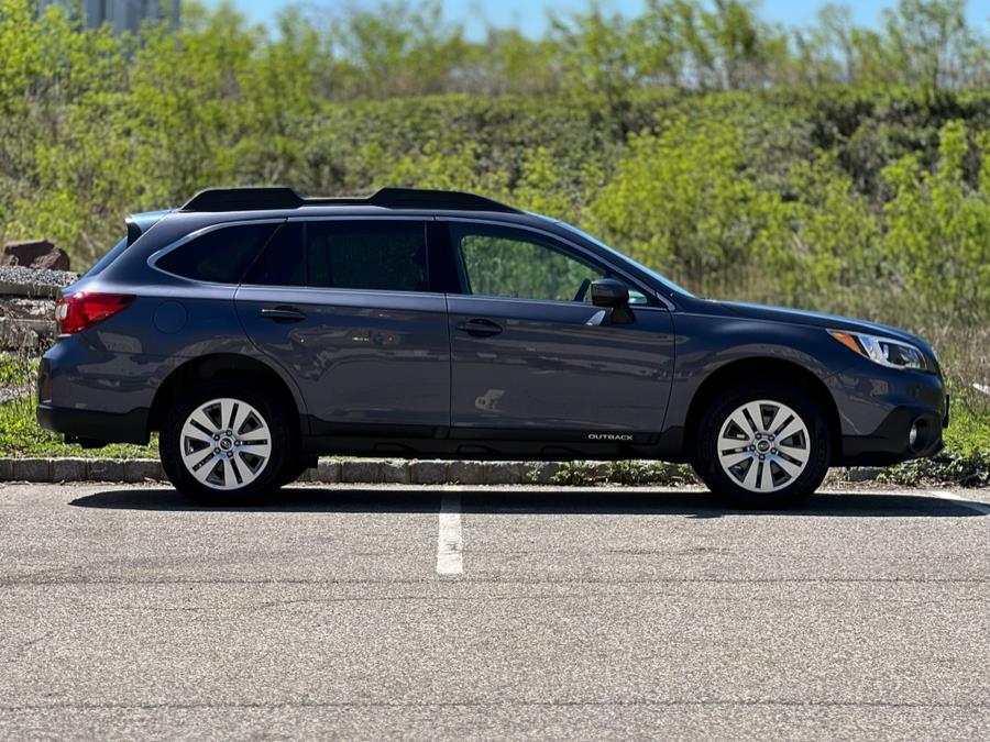 2017 Subaru Outback 2.5i Premium photo