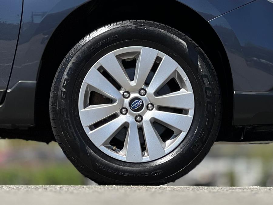 2017 Subaru Outback 2.5i Premium photo