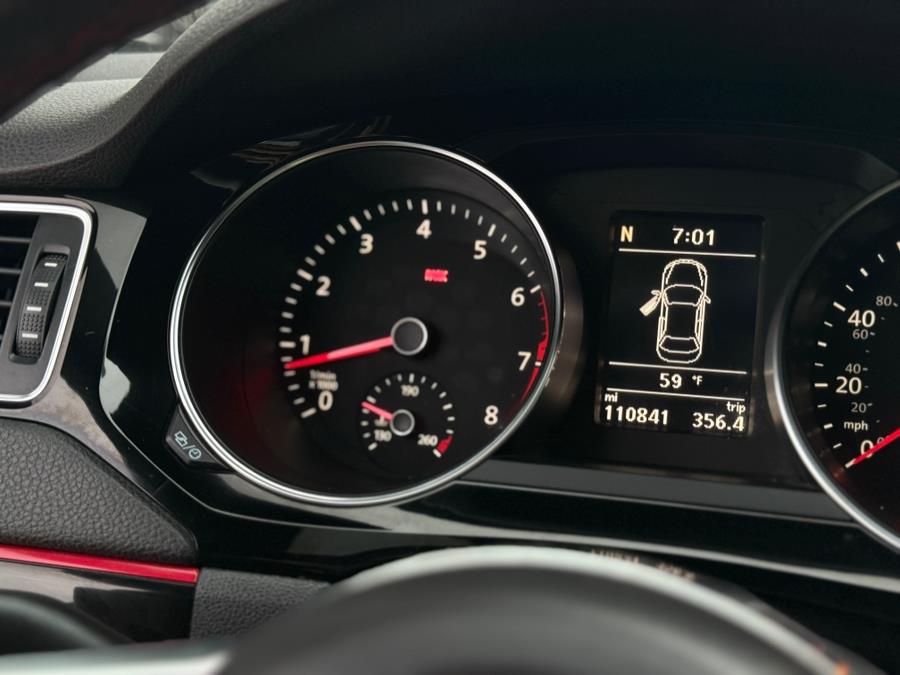2015 Volkswagen Jetta Sedan 4dr Man 2.0T GLI SEL PZEV photo