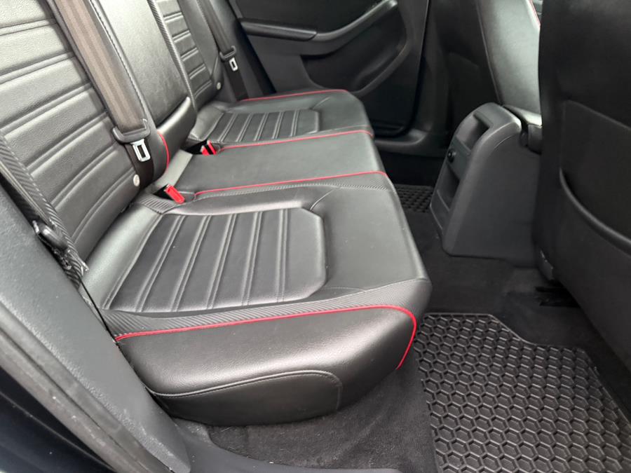 2015 Volkswagen Jetta Sedan 4dr Man 2.0T GLI SEL PZEV photo