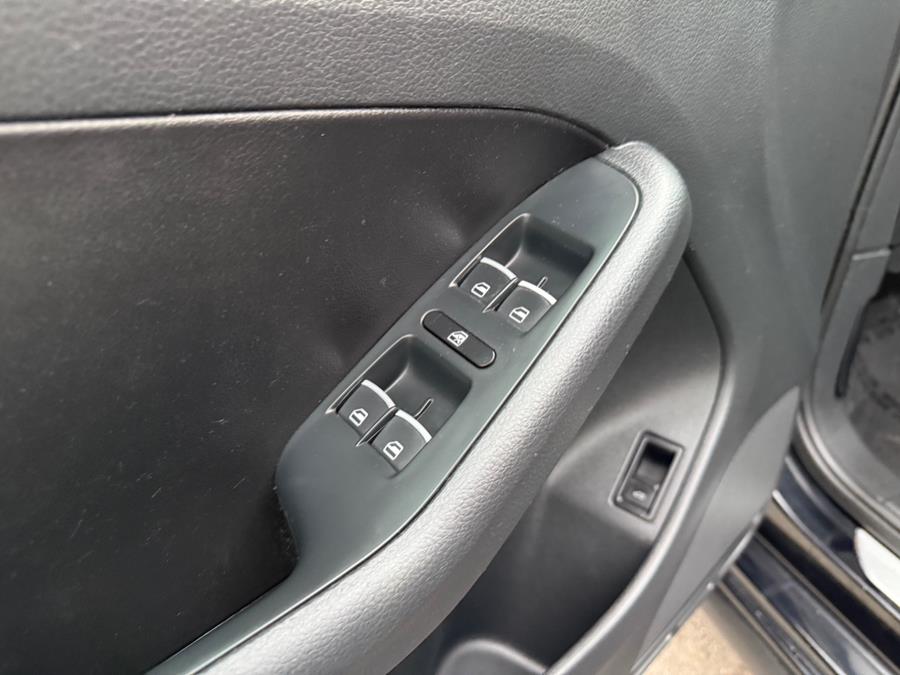 2015 Volkswagen Jetta Sedan 4dr Man 2.0T GLI SEL PZEV photo
