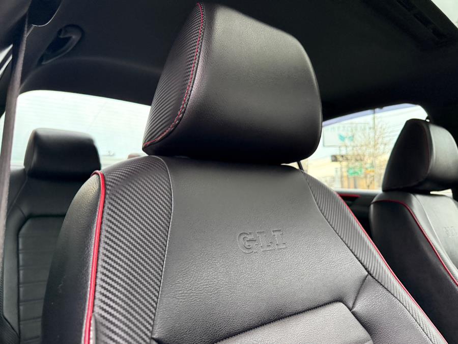 2015 Volkswagen Jetta Sedan 4dr Man 2.0T GLI SEL PZEV photo