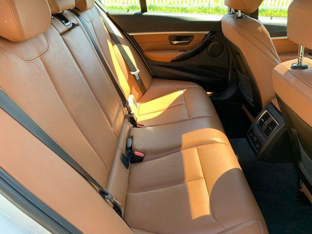2017 BMW 3-Series 330i photo