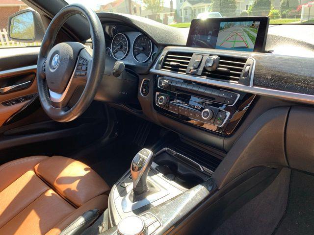 2017 BMW 3-Series 330i photo