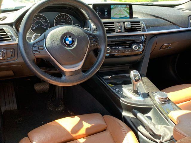 2017 BMW 3-Series 330i photo