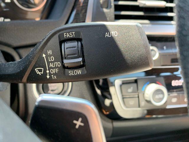 2017 BMW 3-Series 330i photo