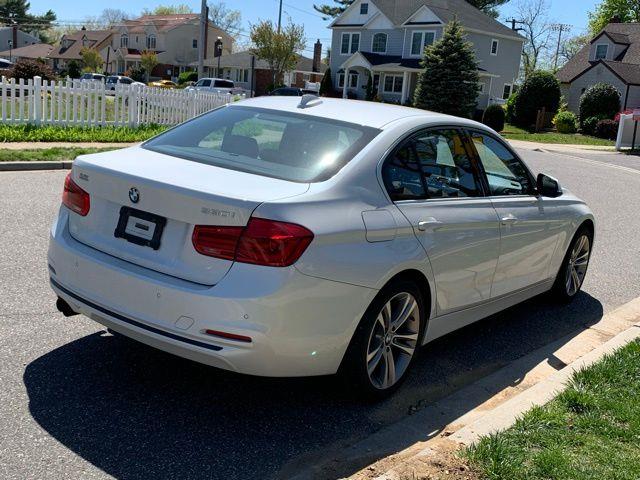 2017 BMW 3-Series 330i photo
