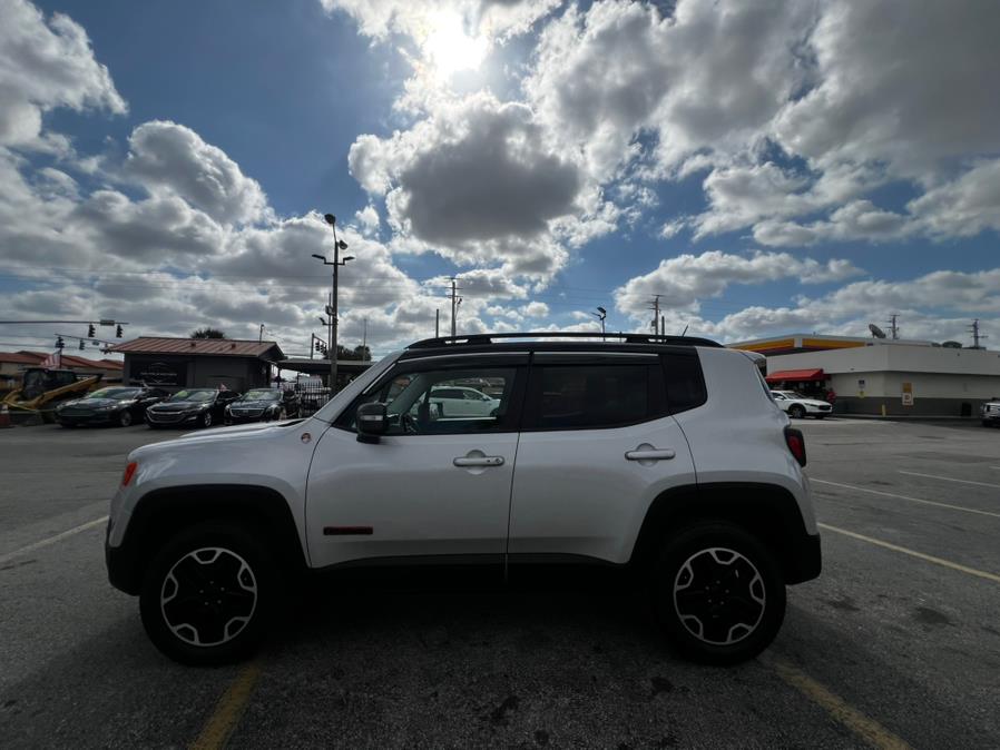 2017 Jeep Renegade Trailhawk 4x4 photo