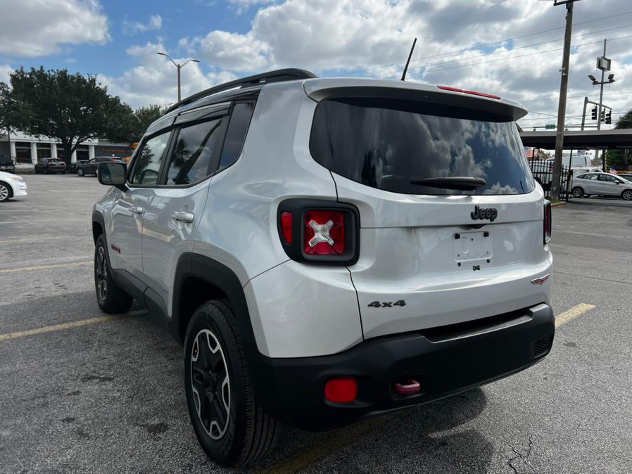 2017 Jeep Renegade Trailhawk 4x4 photo