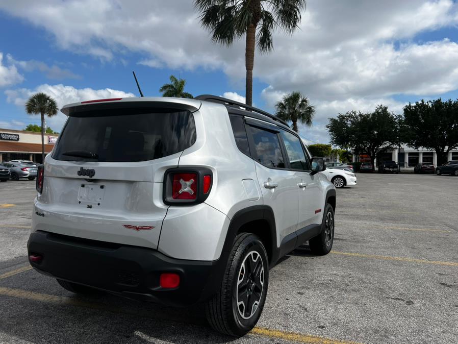 2017 Jeep Renegade Trailhawk 4x4 photo