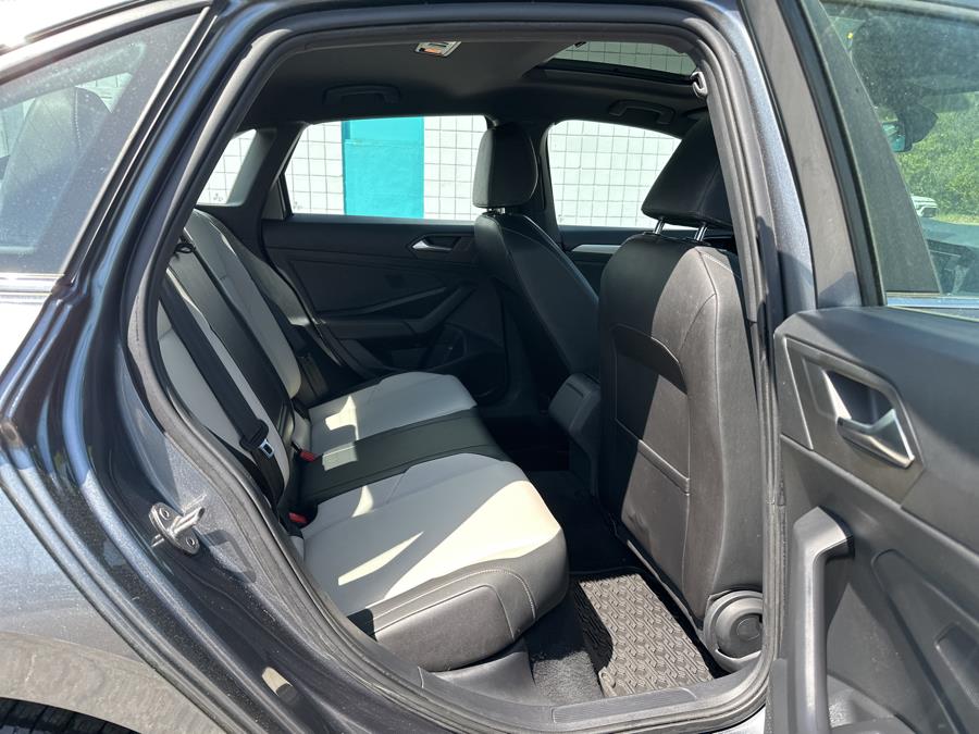 2019 Volkswagen Jetta R-Line Auto w/SULEV photo
