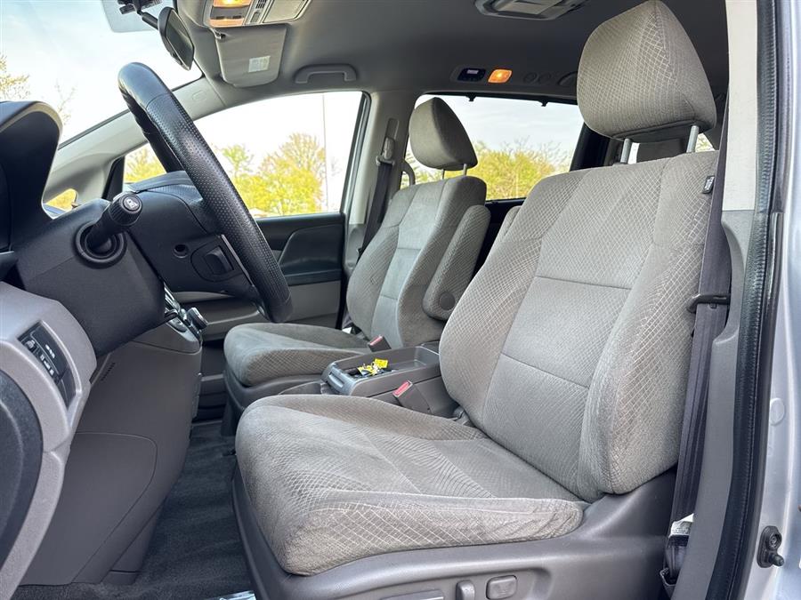 2016 Honda Odyssey SE photo