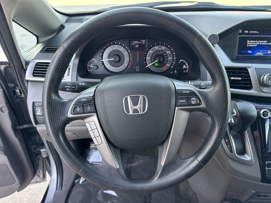2016 Honda Odyssey SE photo