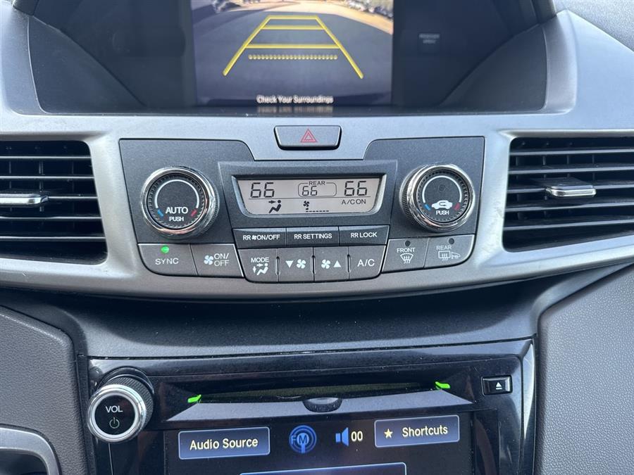 2016 Honda Odyssey SE photo