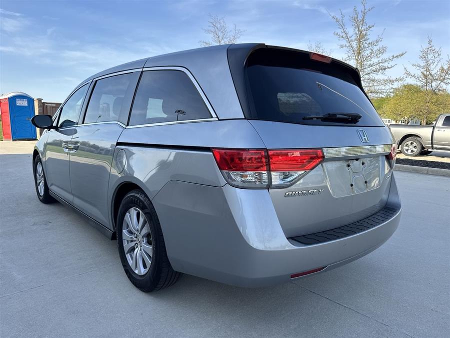 2016 Honda Odyssey SE photo