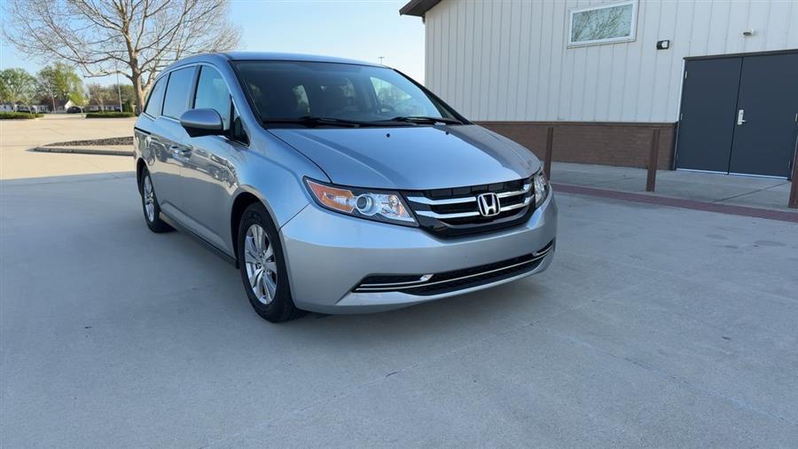 2016 Honda Odyssey SE photo