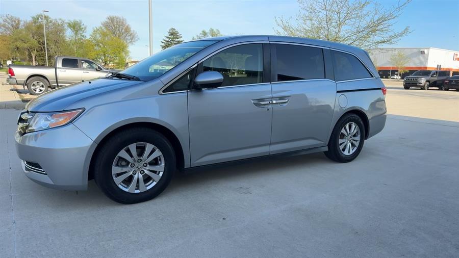 2016 Honda Odyssey SE photo