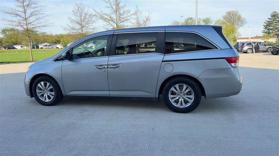 2016 Honda Odyssey SE photo