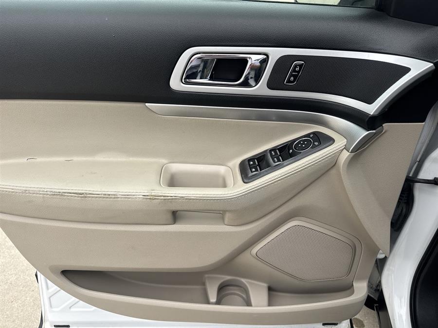 2015 Ford Explorer XLT photo