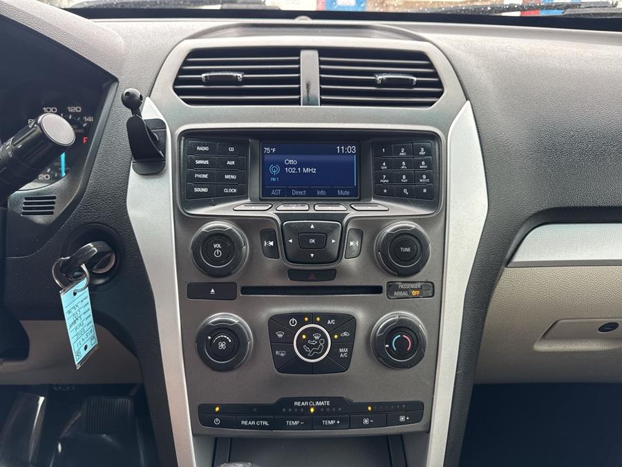 2015 Ford Explorer XLT photo