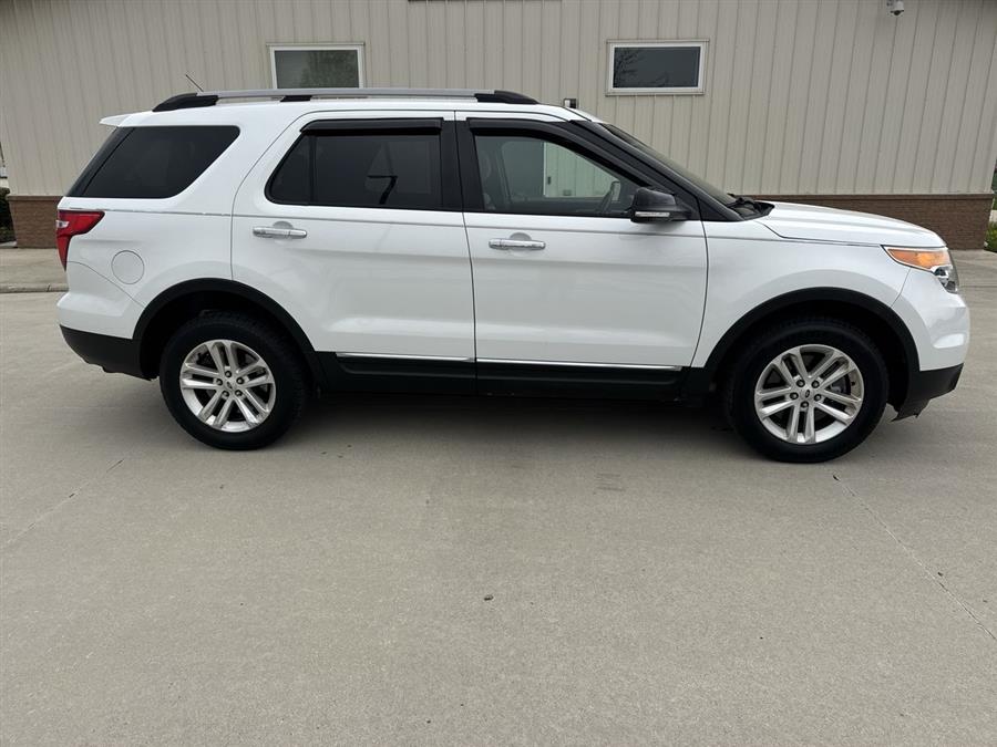 2015 Ford Explorer XLT photo