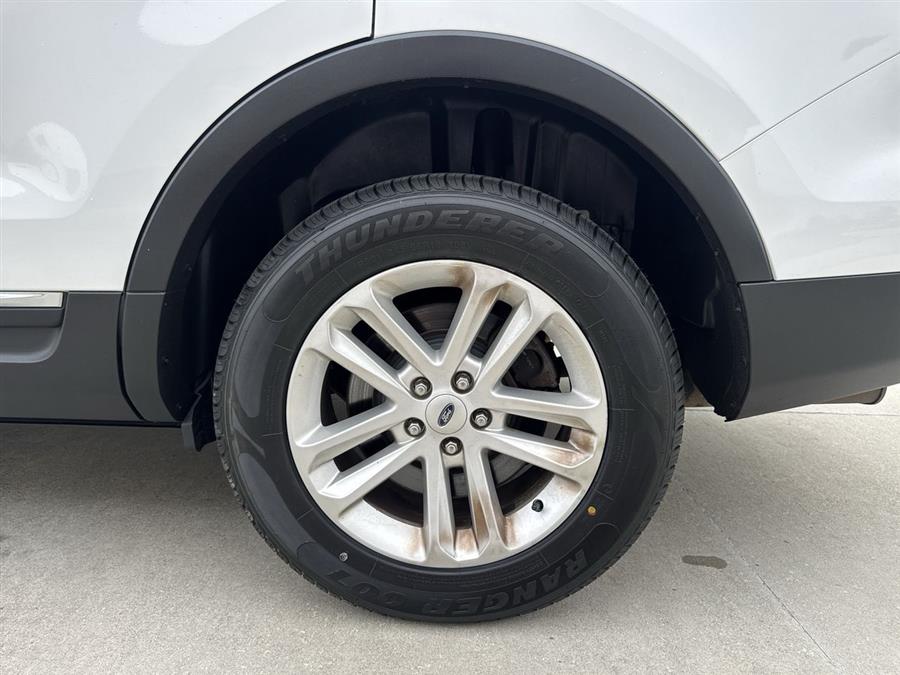 2015 Ford Explorer XLT photo