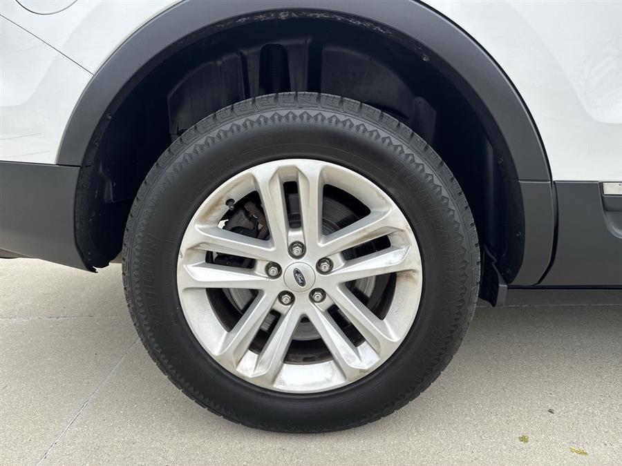 2015 Ford Explorer XLT photo