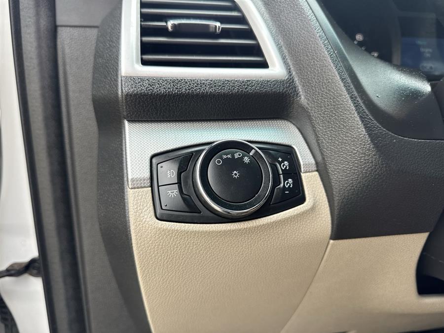 2015 Ford Explorer XLT photo