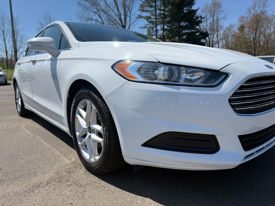 2015 Ford Fusion 4dr Sdn SE FWD photo