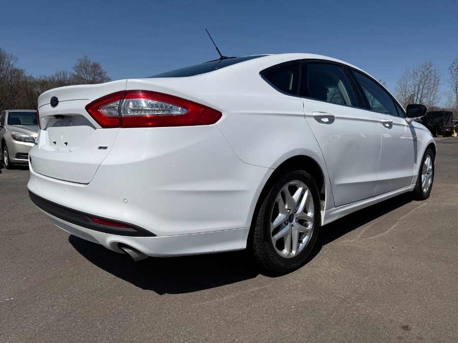2015 Ford Fusion 4dr Sdn SE FWD photo