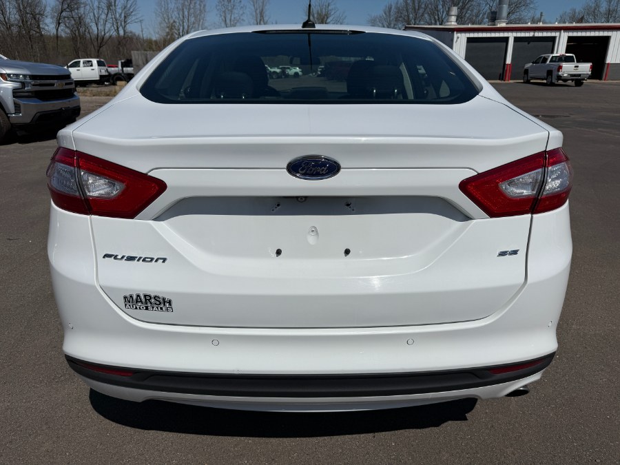 2015 Ford Fusion 4dr Sdn SE FWD photo