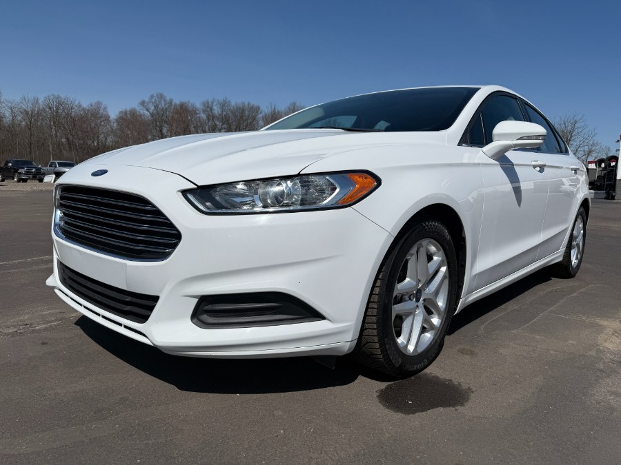 2015 Ford Fusion 4dr Sdn SE FWD photo