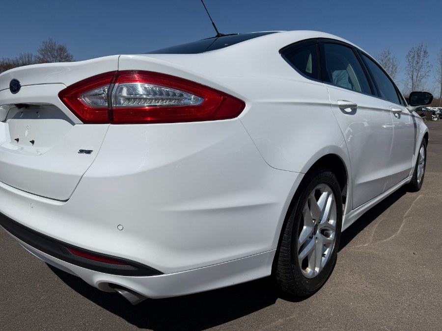 2015 Ford Fusion 4dr Sdn SE FWD photo
