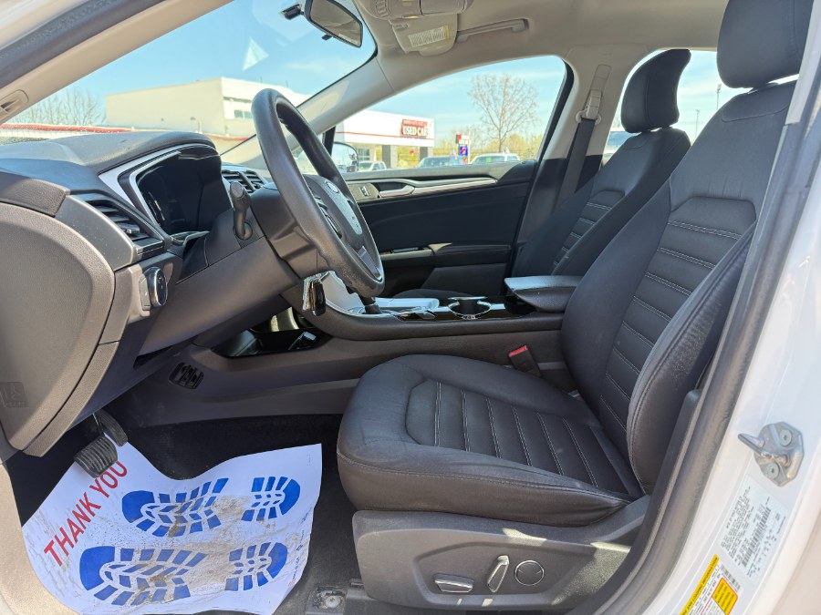 2015 Ford Fusion 4dr Sdn SE FWD photo