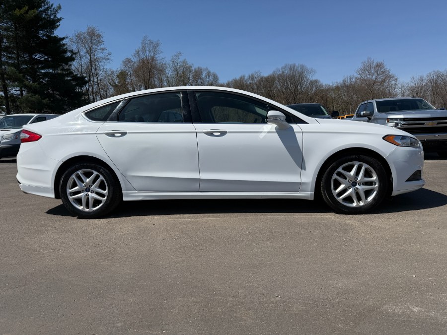 2015 Ford Fusion 4dr Sdn SE FWD photo