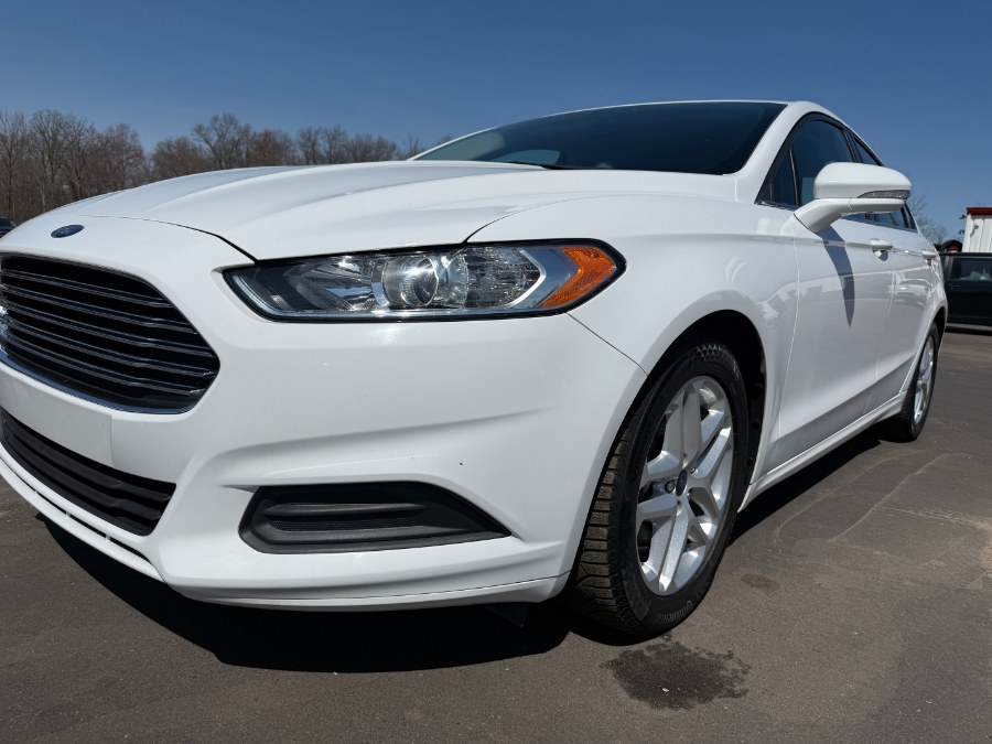 2015 Ford Fusion 4dr Sdn SE FWD photo