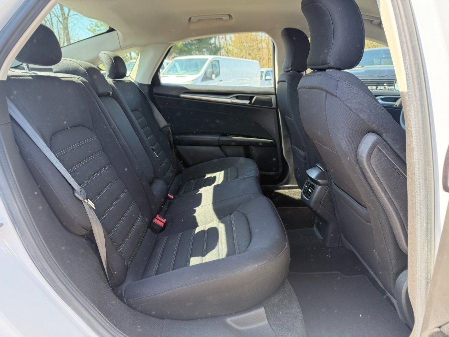 2015 Ford Fusion 4dr Sdn SE FWD photo