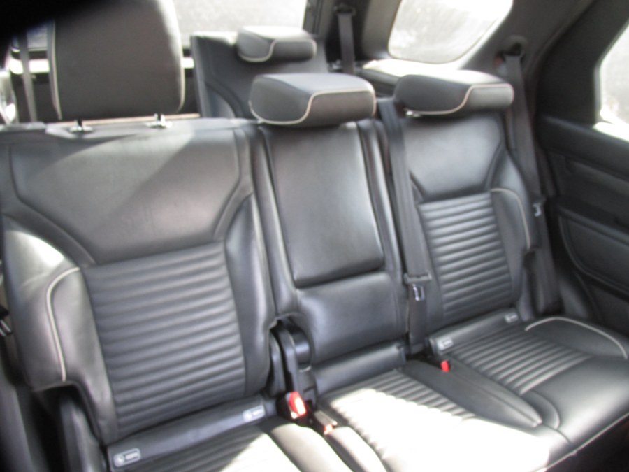 2017 Land Rover Discovery HSE Luxury V6 Supercharged photo