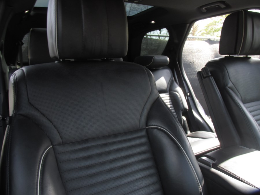 2017 Land Rover Discovery HSE Luxury V6 Supercharged photo
