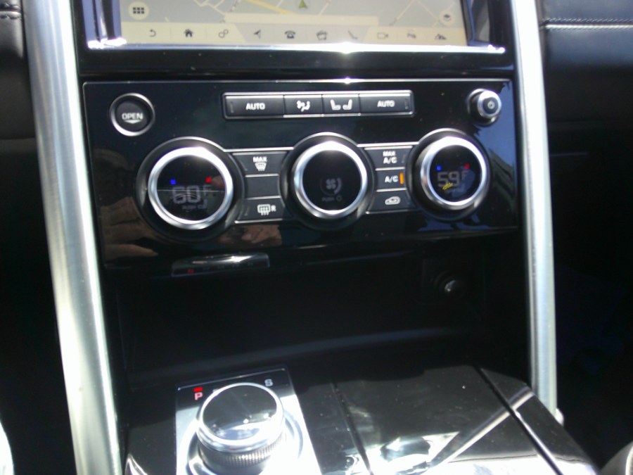 2017 Land Rover Discovery HSE Luxury V6 Supercharged photo