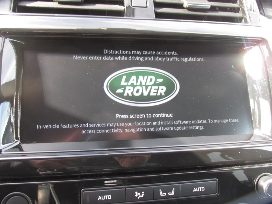 2017 Land Rover Discovery HSE Luxury V6 Supercharged photo