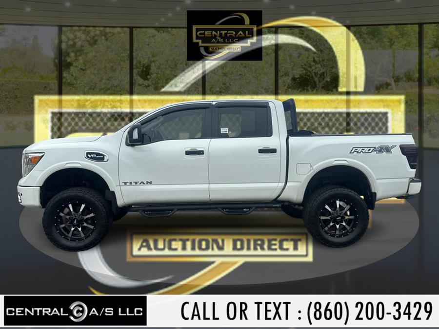2017 Nissan Titan 4x4 Crew Cab PRO-4X photo