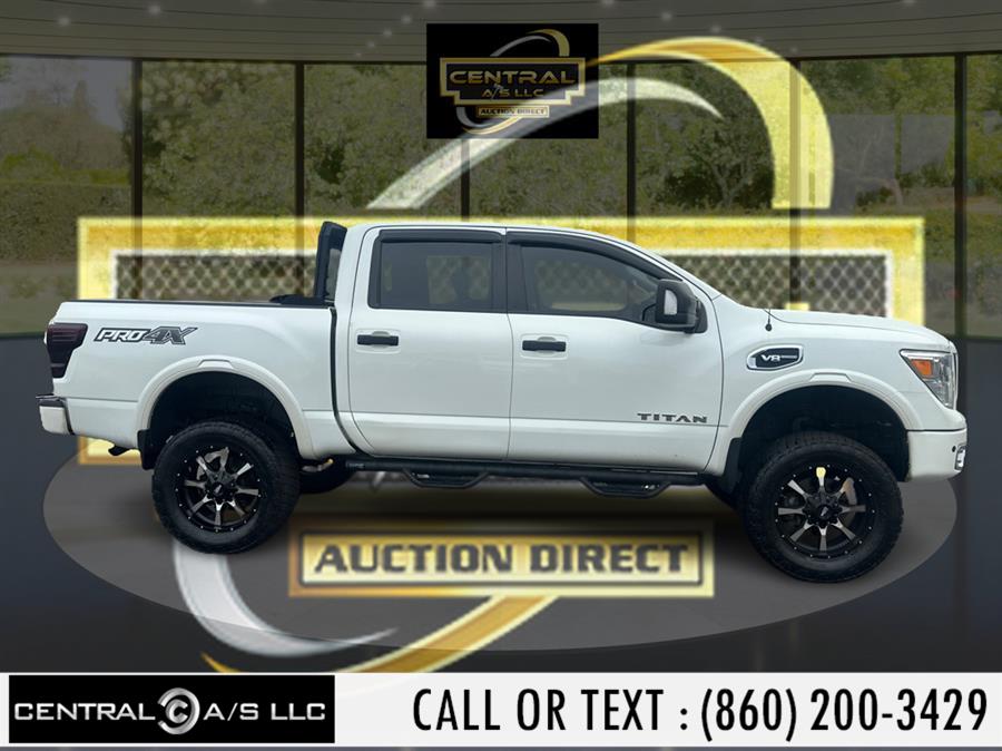 2017 Nissan Titan 4x4 Crew Cab PRO-4X photo