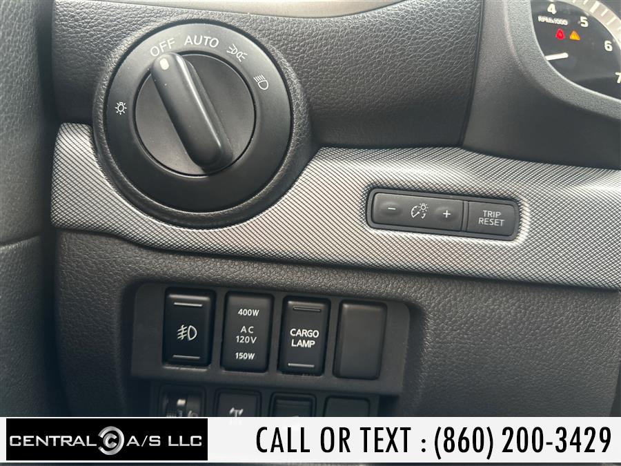 2017 Nissan Titan 4x4 Crew Cab PRO-4X photo